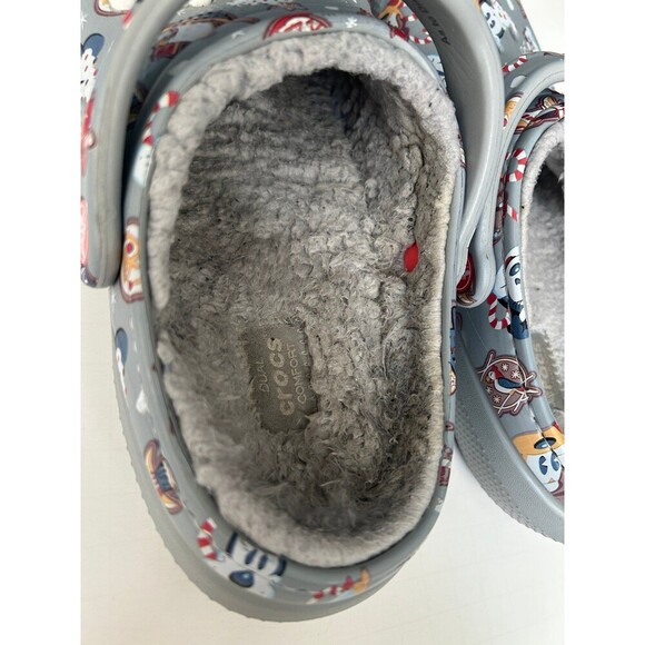 Disney Christmas Mickey And Friends Holiday Treat Crocs Clogs W9/M7 - Picture 6 of 8